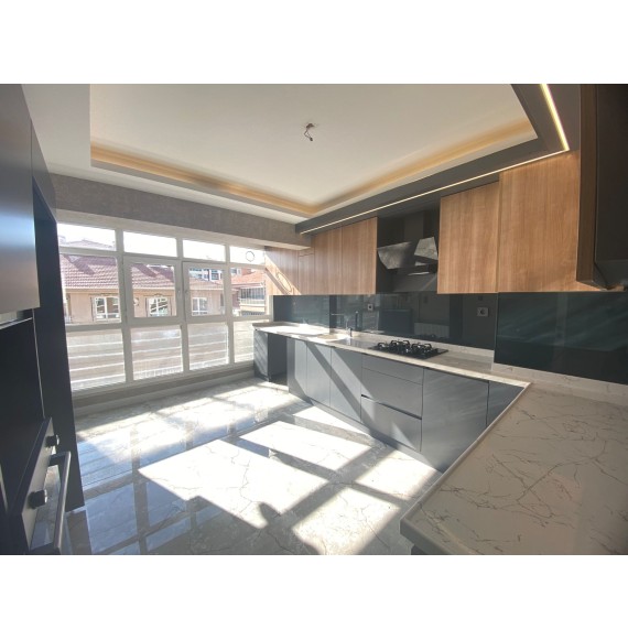 MEVLANA KÜLTÜR MERK. KOMŞU 3+1 ARA KAT ULTRA LÜKS YAPIDA