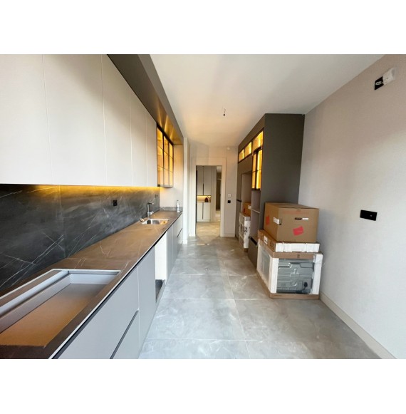 GAMADOR GALYA'DA MODERN MİMARİSİYLE YÜKSEK KATTA ARANILAN DAİRE