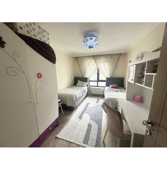 FIRSAT DAİRESİ SİTE İÇİ YÜKSEK KATTA FULL + FULL YAPILI GENİŞ M2