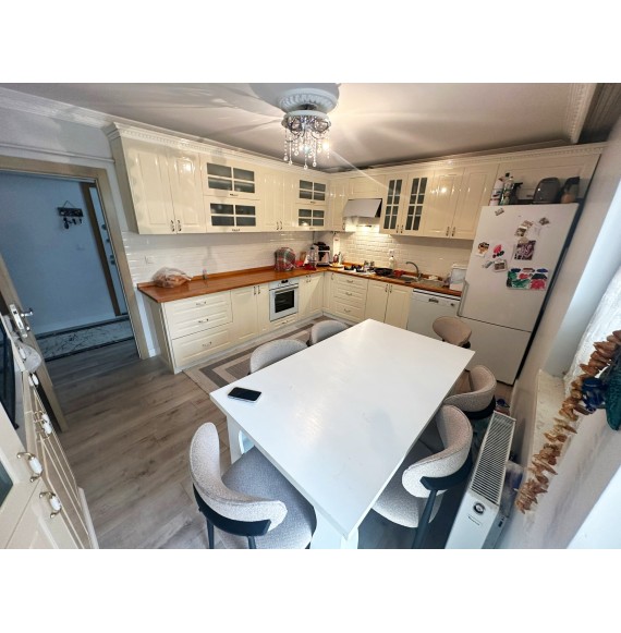 FIRSAT DAİRESİ SİTE İÇİ YÜKSEK KATTA FULL + FULL YAPILI GENİŞ M2