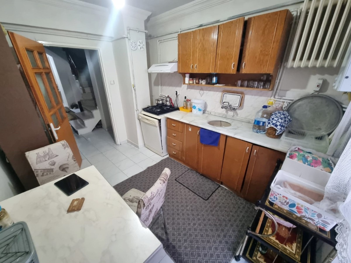 BAĞCI CADDESİ ÜZERİNDE...