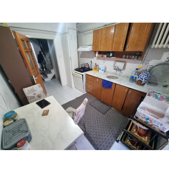 BAĞCI CADDESİ ÜZERİNDE GENİŞ METRAJLI ASANSÖRLÜ 5+1 DUBLEKS