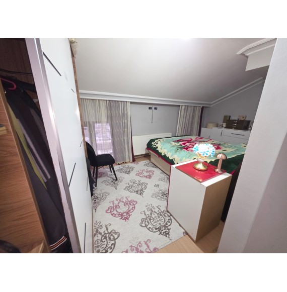 ÇAMBAŞI CADDESİ PARALELİ ASANSÖRLÜ YAPILI 4+1 DUBLEKS DAİRE