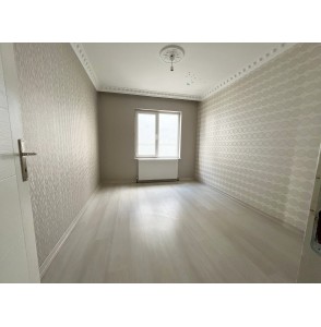 OVACIK'TA GENİŞ METRAJLI FULL YAPILI ARA KATTA 4+1 DAİRE