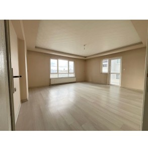 OVACIK'TA GENİŞ METRAJLI FULL YAPILI ARA KATTA 4+1 DAİRE