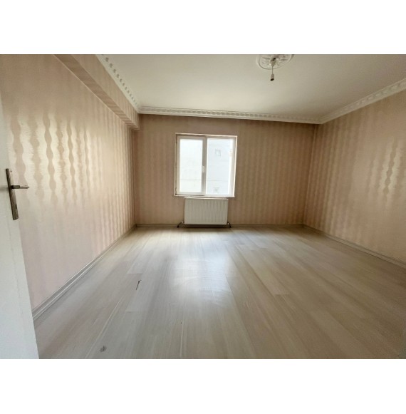 OVACIK'TA GENİŞ METRAJLI FULL YAPILI ARA KATTA 4+1 DAİRE