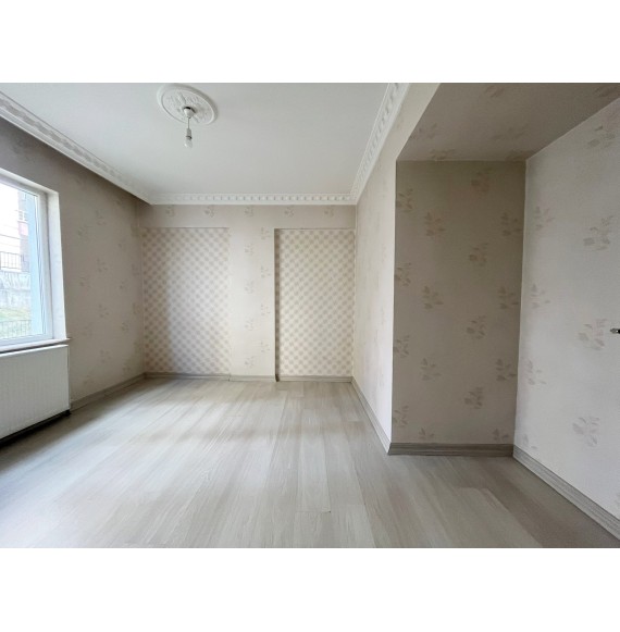 OVACIK'TA GENİŞ METRAJLI FULL YAPILI ARA KATTA 4+1 DAİRE