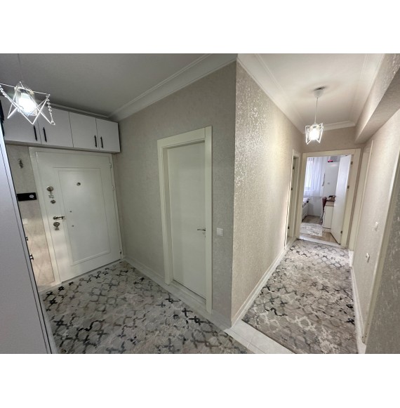 ÇAMBAŞI CADDESİ ÜZERİNDE FULL YAPILI KATTA ASANSÖRLÜ 3+1 DAİRE