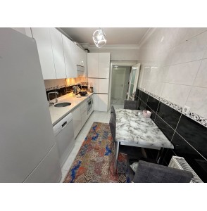 ÇAMBAŞI CADDESİ ÜZERİNDE FULL YAPILI KATTA ASANSÖRLÜ 3+1 DAİRE