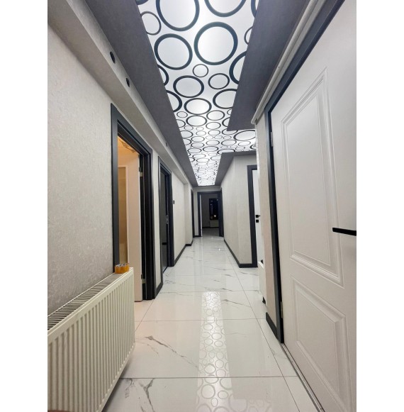 ATAPARK CADDE ÜZERİNDE ULTRA LÜKS YAPILI GİYİNME ODALI4+1 DAİRE