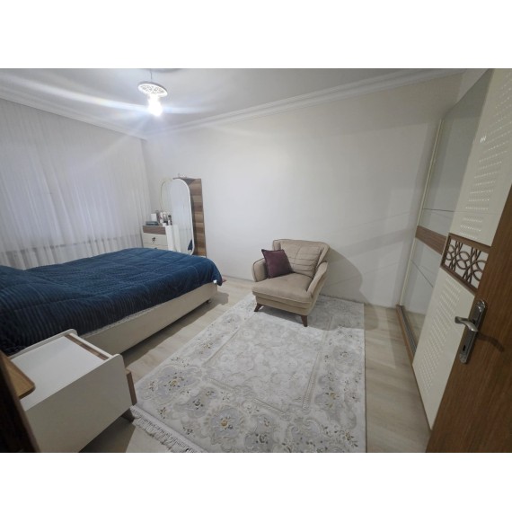 BAŞKENT CADDESİ PARALELİNDE FULL YAPILI ASANSÖRLÜ ÜST KATTA 3+1