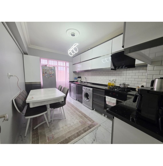 İNCİRLİ'DE LÜKS YAPILI PARK MANZARALI GENİŞ 3+1 DAİRE