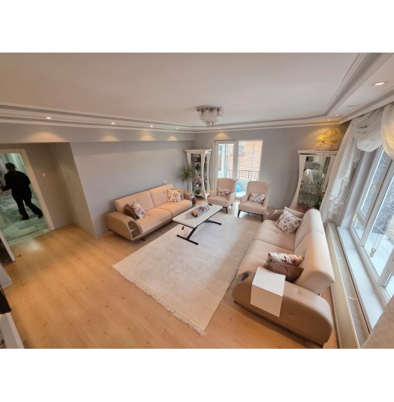 İNCİRLİ'DE LÜKS YAPILI PARK MANZARALI GENİŞ 3+1 DAİRE