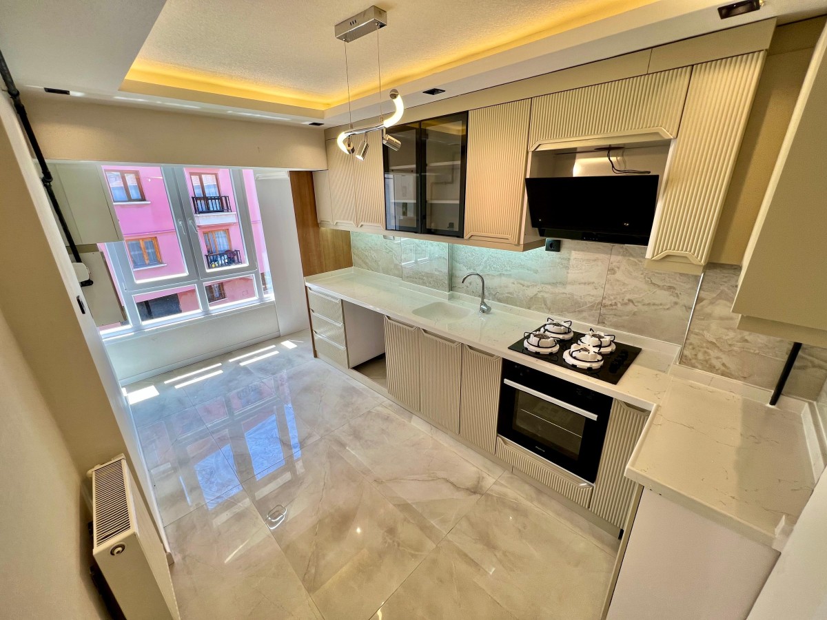 ÇAMBAŞI CADDESİ PARALELİ...