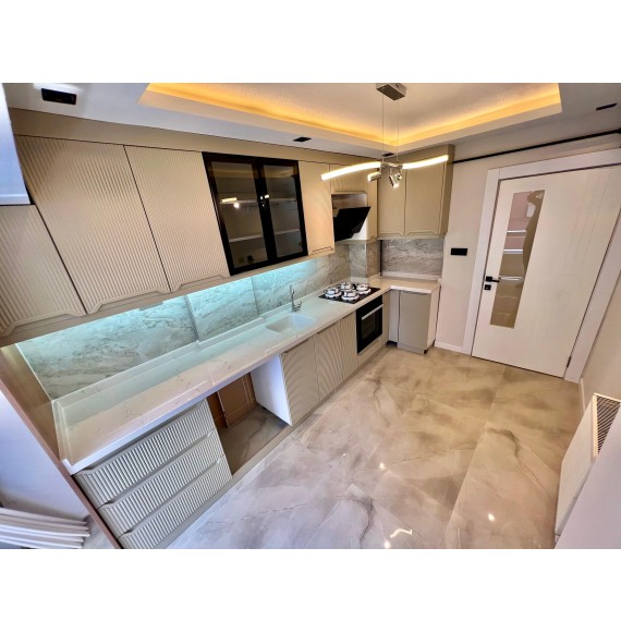 ÇAMBAŞI CADDESİ PARALELİ ULTRA LÜKS YAPILI KATTA 3+1 DAİRE