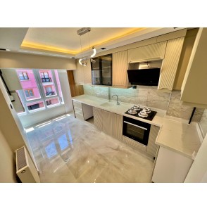 ÇAMBAŞI CADDESİ PARALELİ ULTRA LÜKS YAPILI KATTA 3+1 DAİRE