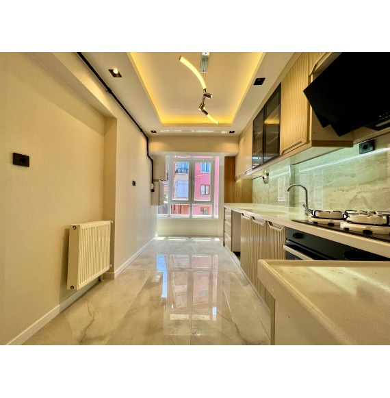 ÇAMBAŞI CADDESİ PARALELİ ULTRA LÜKS YAPILI KATTA 3+1 DAİRE