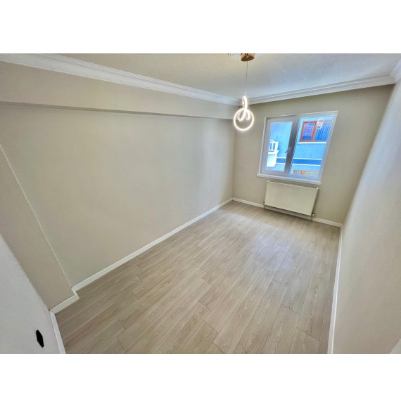 ÇAMBAŞI CADDESİ PARALELİ ULTRA LÜKS YAPILI KATTA 3+1 DAİRE