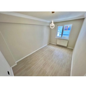 ÇAMBAŞI CADDESİ PARALELİ ULTRA LÜKS YAPILI KATTA 3+1 DAİRE