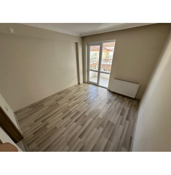 UFUKTEPE SAĞLIK OCAĞI YAKINI ASANSÖRLÜ KATTA YAPILI 3+1 DAİRE