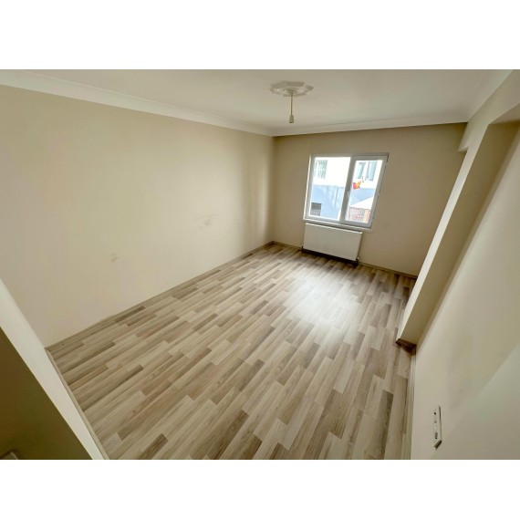 UFUKTEPE SAĞLIK OCAĞI YAKINI ASANSÖRLÜ KATTA YAPILI 3+1 DAİRE