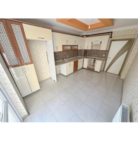 UFUKTEPE SAĞLIK OCAĞI YAKINI ASANSÖRLÜ KATTA YAPILI 3+1 DAİRE