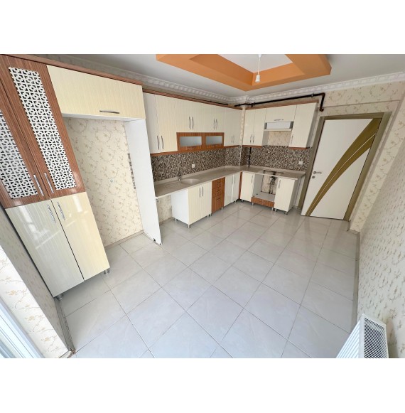 UFUKTEPE SAĞLIK OCAĞI YAKINI ASANSÖRLÜ KATTA YAPILI 3+1 DAİRE