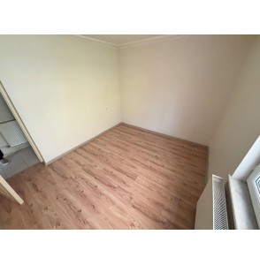 OVACIK'TA SİTE İÇERİSİNDE KENDİNE AİT BAHÇELİ 2+1 KİRALIK DAİRE