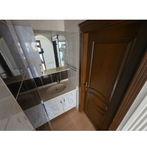 DİLEK CAMİİ YAKININDA ASANSÖRLÜ E.BANYO 3+1 GENİŞ DAİRE