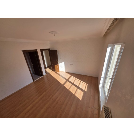 DİLEK CAMİİ YAKININDA ASANSÖRLÜ E.BANYO 3+1 GENİŞ DAİRE