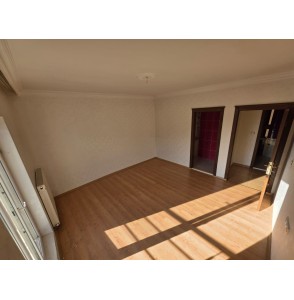 DİLEK CAMİİ YAKININDA ASANSÖRLÜ E.BANYO 3+1 GENİŞ DAİRE