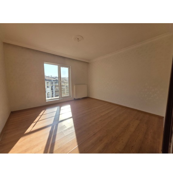 DİLEK CAMİİ YAKININDA ASANSÖRLÜ E.BANYO 3+1 GENİŞ DAİRE