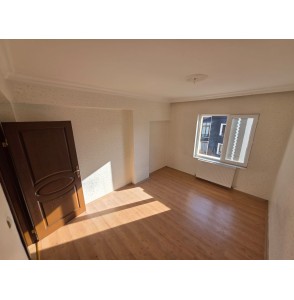 DİLEK CAMİİ YAKININDA ASANSÖRLÜ E.BANYO 3+1 GENİŞ DAİRE