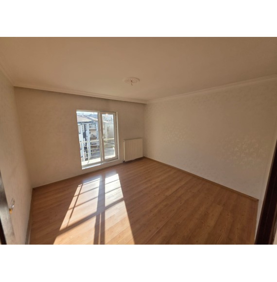 DİLEK CAMİİ YAKININDA ASANSÖRLÜ E.BANYO 3+1 GENİŞ DAİRE