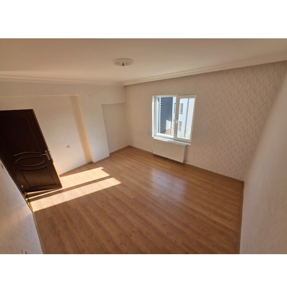 DİLEK CAMİİ YAKININDA ASANSÖRLÜ E.BANYO 3+1 GENİŞ DAİRE