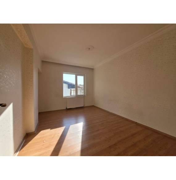 DİLEK CAMİİ YAKININDA ASANSÖRLÜ E.BANYO 3+1 GENİŞ DAİRE