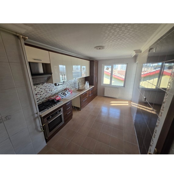 DİLEK CAMİİ YAKININDA ASANSÖRLÜ E.BANYO 3+1 GENİŞ DAİRE