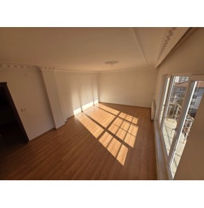 DİLEK CAMİİ YAKININDA ASANSÖRLÜ E.BANYO 3+1 GENİŞ DAİRE