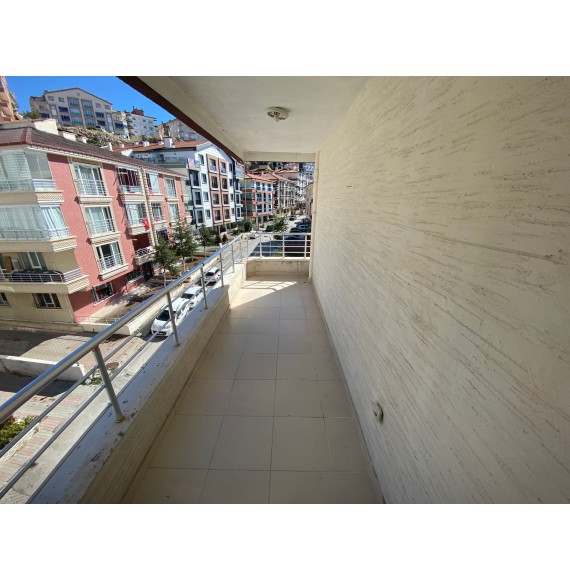 ÇAMBAŞI CADDESİ PARALELİNDE TERAS BALKONLU 5+1 DUBLEKS DAİRE