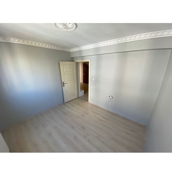 ÇAMBAŞI CADDESİ PARALELİNDE TERAS BALKONLU 5+1 DUBLEKS DAİRE