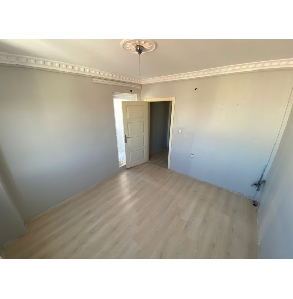 ÇAMBAŞI CADDESİ PARALELİNDE TERAS BALKONLU 5+1 DUBLEKS DAİRE