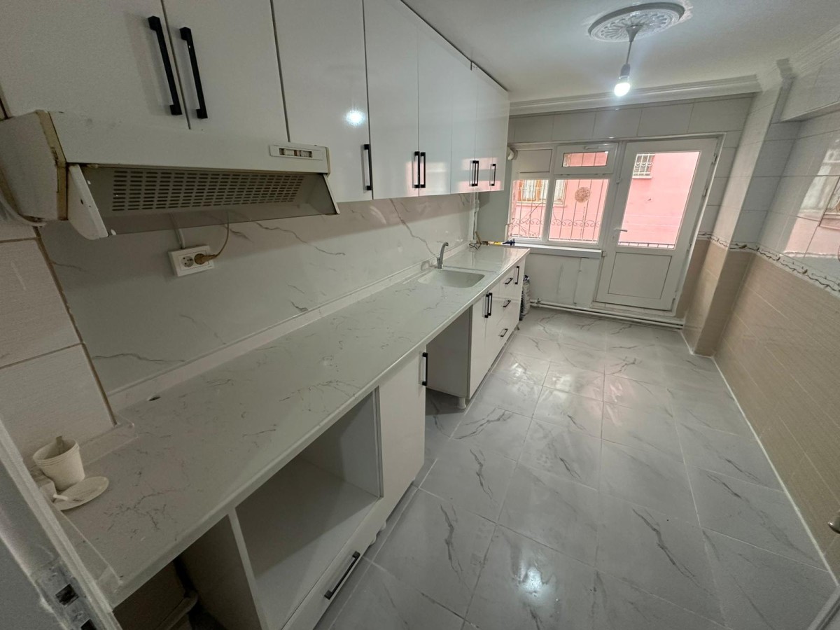 GAZELLER CADDESİ...