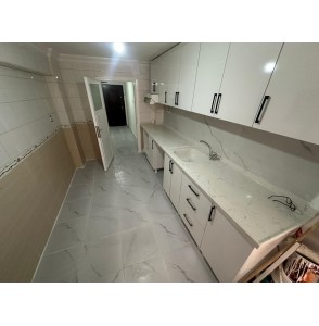 GAZELLER CADDESİ PARALELİNDE CEPHELERİ AÇIK KAT KONUMUNDA 2+1