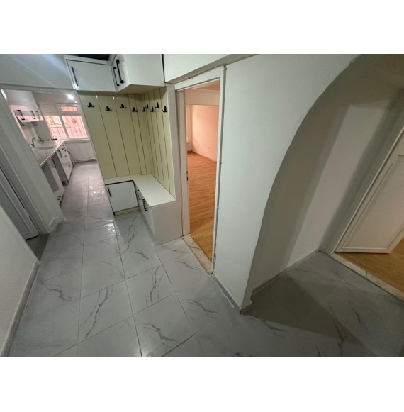 GAZELLER CADDESİ PARALELİNDE CEPHELERİ AÇIK KAT KONUMUNDA 2+1