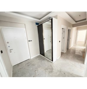 OVACIK'TA SIFIR DAİRE E.BANYOLU GİRİNME ODALI 4+1 LÜKS KİRALIK