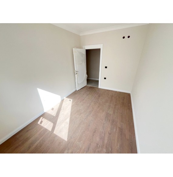 OVACIK'TA SIFIR DAİRE E.BANYOLU GİRİNME ODALI 4+1 LÜKS KİRALIK