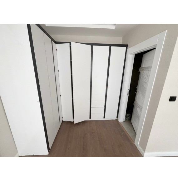 OVACIK'TA SIFIR DAİRE E.BANYOLU GİRİNME ODALI 4+1 LÜKS KİRALIK