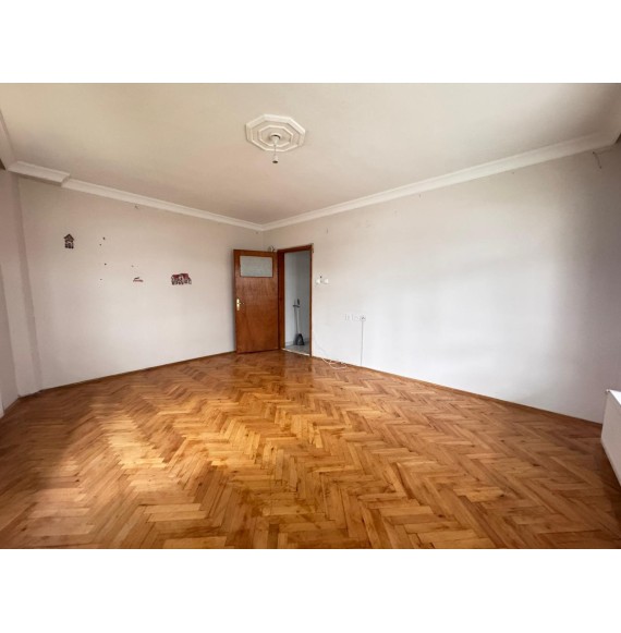 UFUKTEPE CADDESİ PARALELİ AÇIK CEPHELİ MASRAFSIZ 2+1