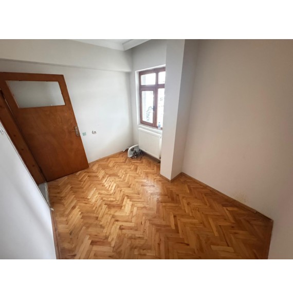 UFUKTEPE CADDESİ PARALELİ AÇIK CEPHELİ MASRAFSIZ 2+1