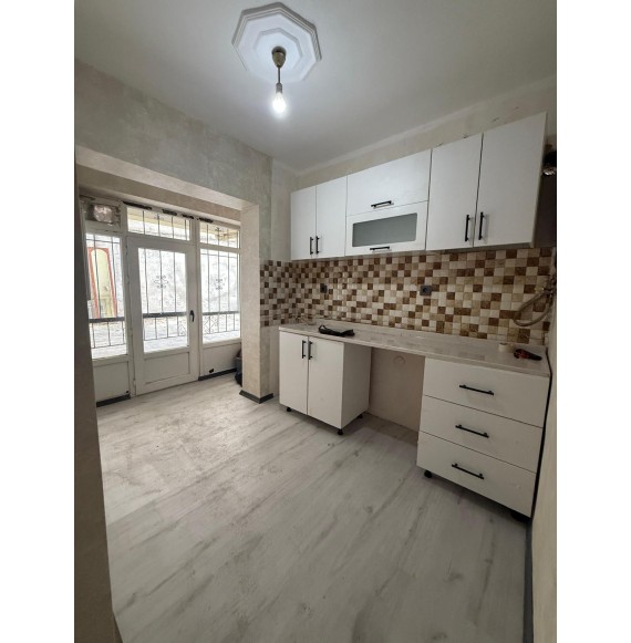 GÜNSAZAK CADDESİ ÜZERİNDE LÜKS YAPILI KENDİNE AİT BAHÇELİ MASRAFSIZ 3+1